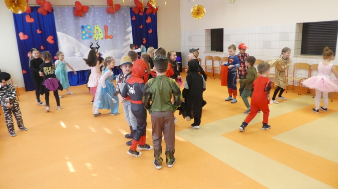 Bal karnawałowy u Podziomek