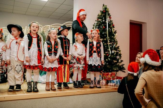 Spotkanie z Mikołajem na sali wiejskiej