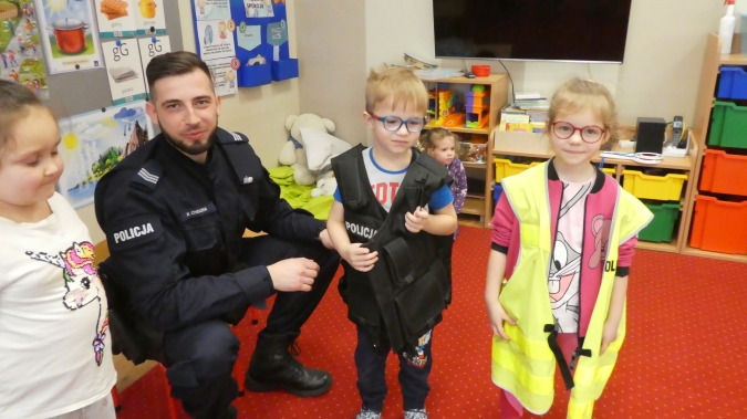 Policjanci w przedszkolu