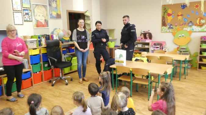 Policjanci w przedszkolu