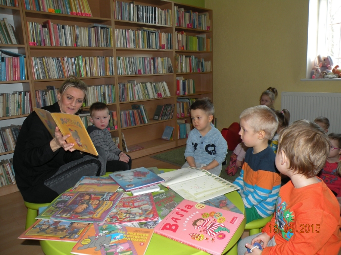 Poranek w bibliotece
