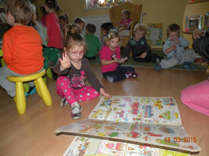 Poranek w bibliotece